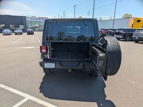 Used 2022 Jeep Wrangler Unlimited Sport AWD/4WD image 21