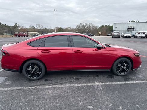 New 2025 Honda Accord SE image 13