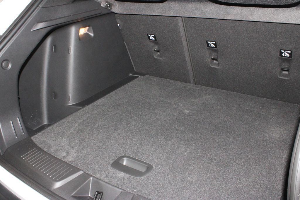 Used 2024 Chevrolet Trax RS w/ Sunroof Package FWD image 15