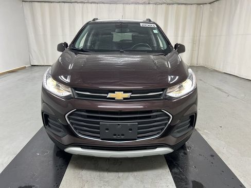 Used 2021 Chevrolet Trax LT w/ LT Convenience Package AWD/4WD image 3