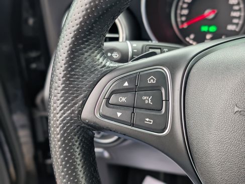 Used 2018 Mercedes-Benz GLC 300 4MATIC image 20