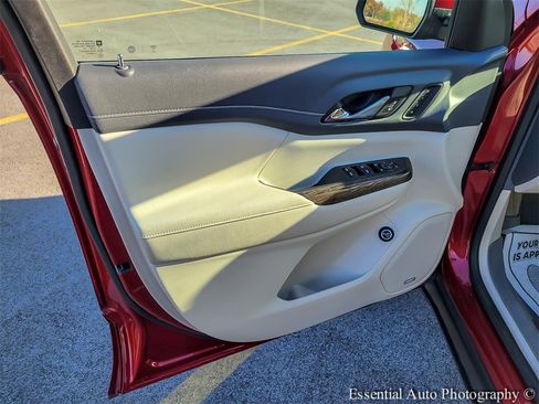 Used 2021 GMC Acadia Denali w/ Denali Ultimate Package image 28