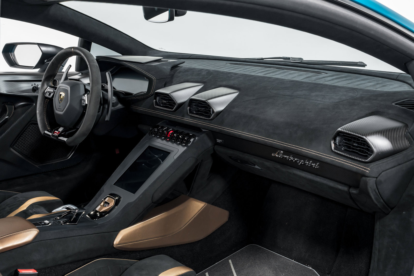 Used 2022 Lamborghini Huracan STO RWD image 34
