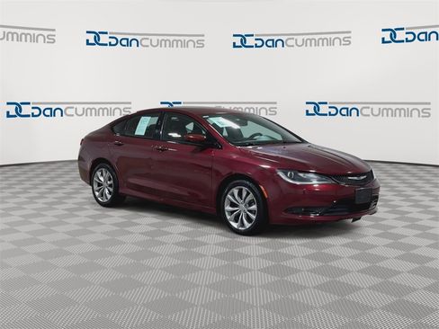 Used 2016 Chrysler 200 S image 3