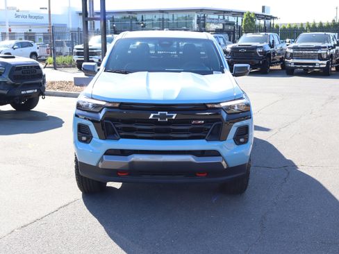 Used 2025 Chevrolet Colorado Z71 AWD/4WD image 3