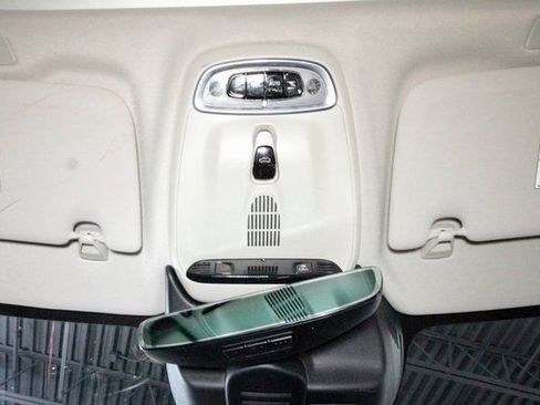 Used 2021 Volvo S60 T5 Momentum w/ Premium Package image 8