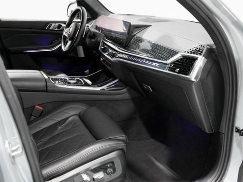 Used 2023 BMW X7 xDrive40i w/ Executive Package image 24