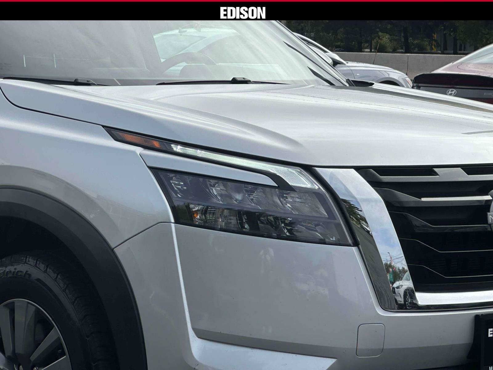 Used 2025 Nissan Pathfinder SV AWD/4WD image 7
