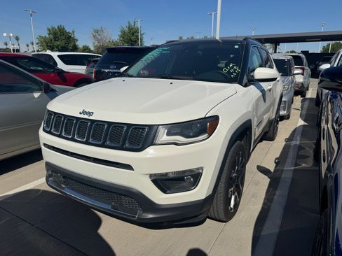 Used 2018 Jeep Compass Limited w/ Navigation Group image 2