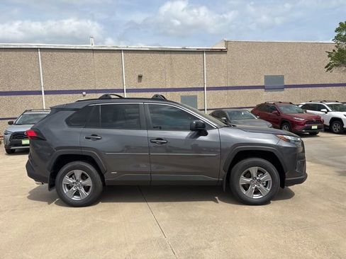 Used 2025 Toyota RAV4 LE image 4