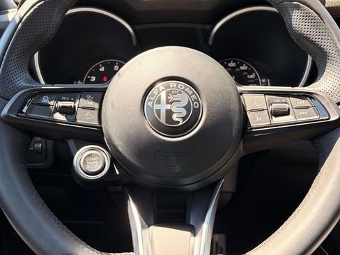 Used 2023 Alfa Romeo Stelvio Ti AWD/4WD image 15