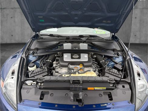 Used 2019 Nissan 370Z Touring Sport RWD image 10