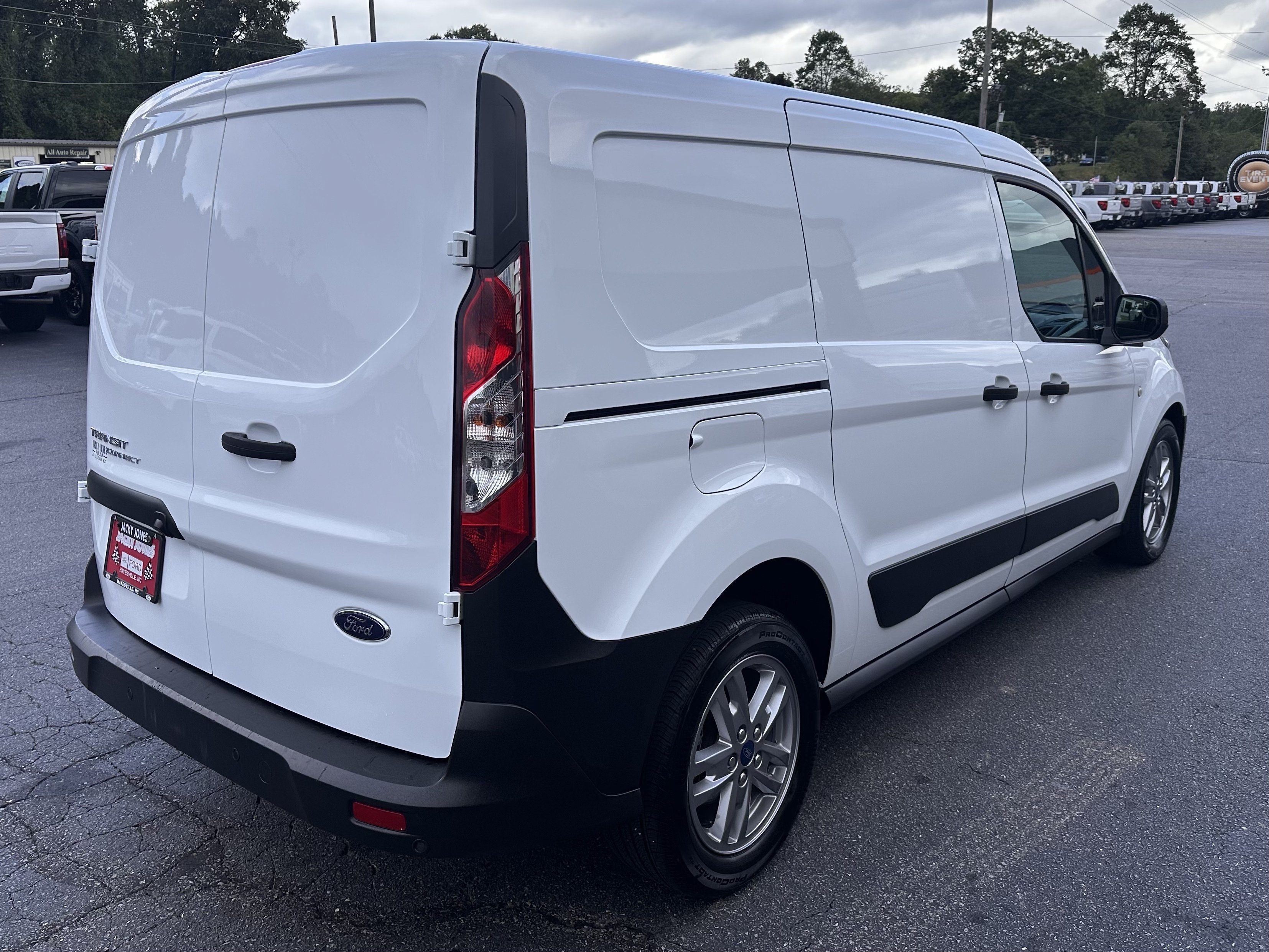 Certified 2023 Ford Transit Connect XL FWD image 6