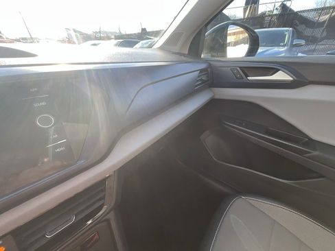 Used 2022 Volkswagen Taos SE image 22