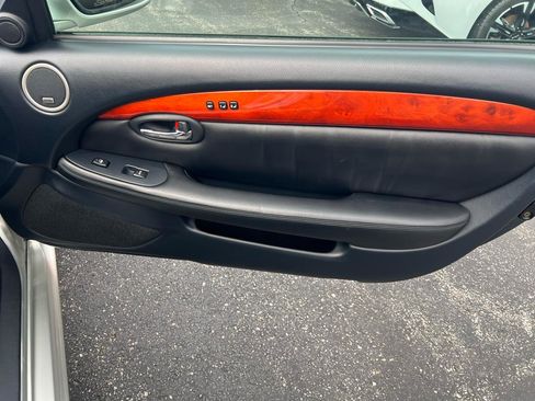 Used 2002 Lexus SC 430 Convertible image 14