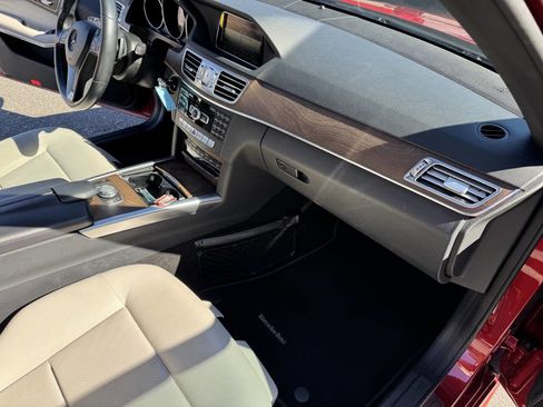 Used 2014 Mercedes-Benz E 350 4MATIC Wagon image 7