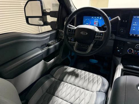 Used 2024 Ford F250 Limited image 25