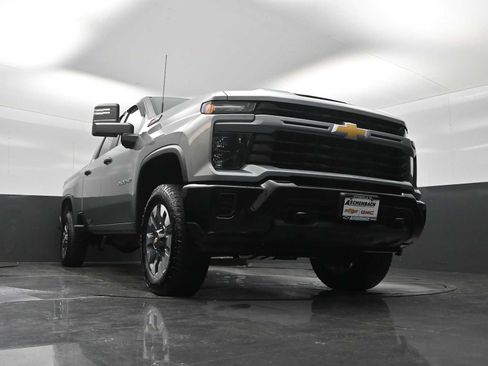 Used 2025 Chevrolet Silverado 2500 Custom AWD/4WD image 19