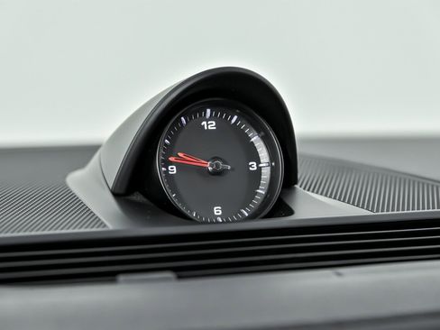 Used 2018 Porsche Panamera 4S image 33