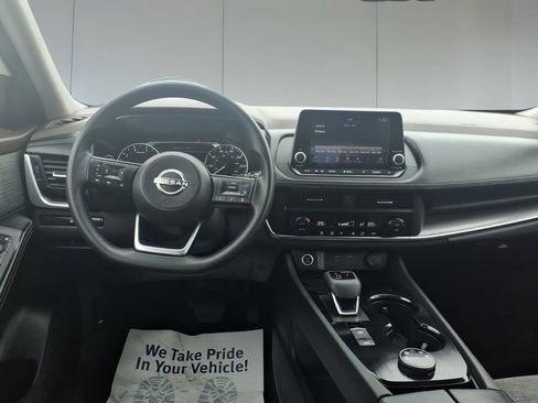 Used 2023 Nissan Rogue SV image 29