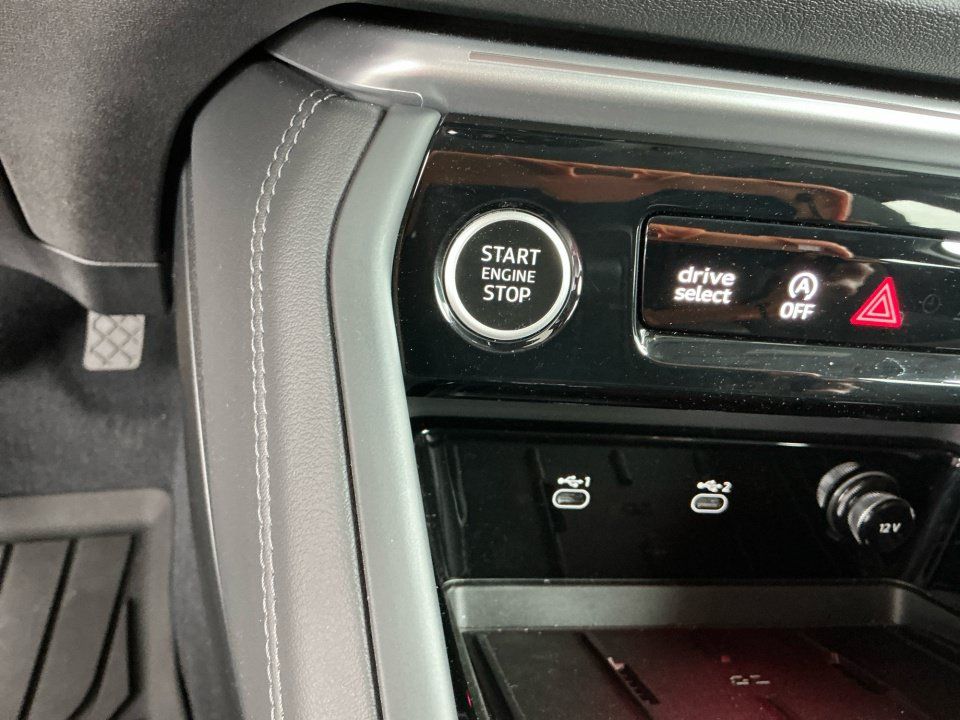 Used 2025 Audi Q5 Premium Plus AWD/4WD image 24
