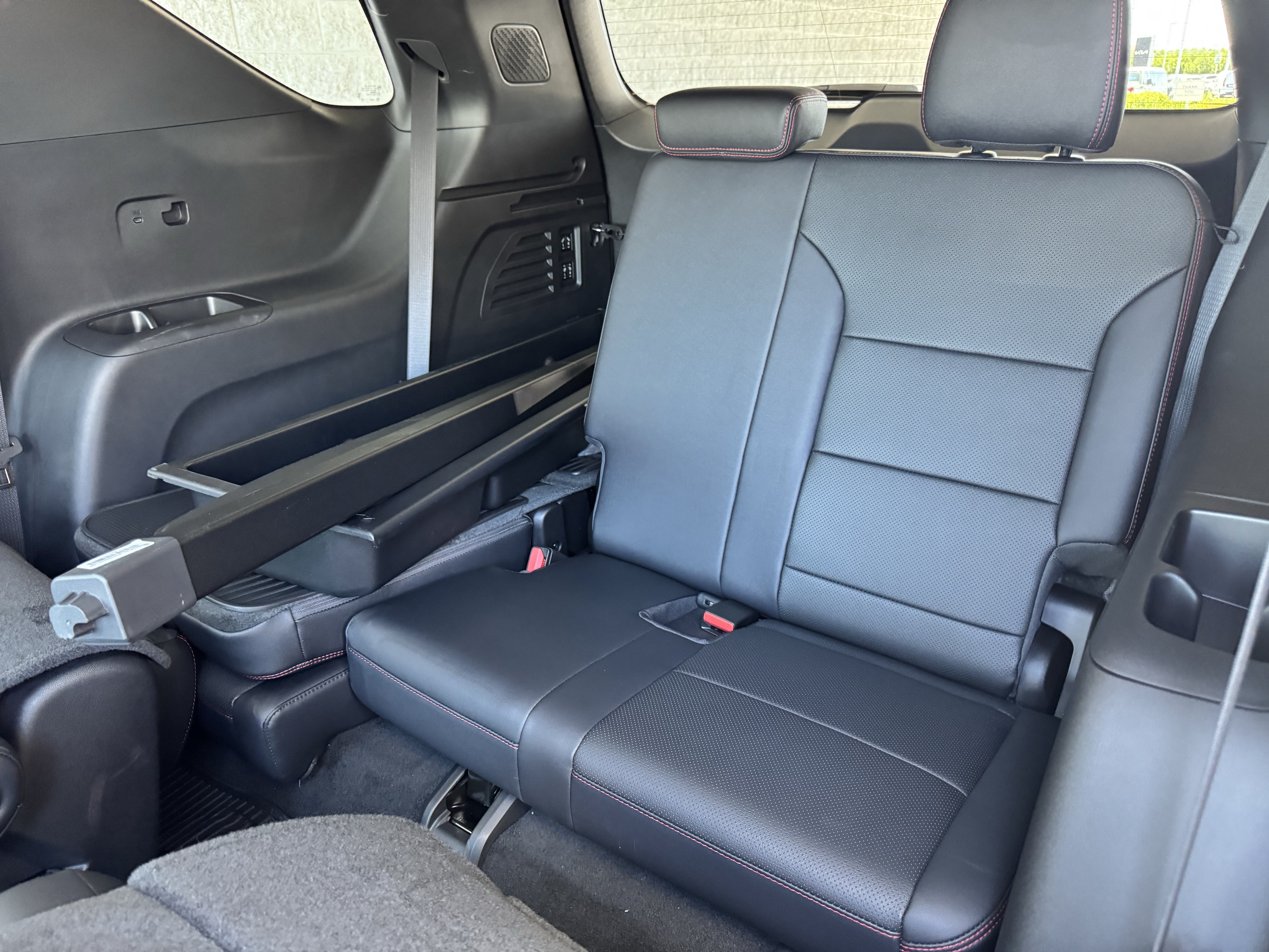 New 2026 Chevrolet Traverse RS w/ LPO, Floor Liner Package AWD/4WD image 17