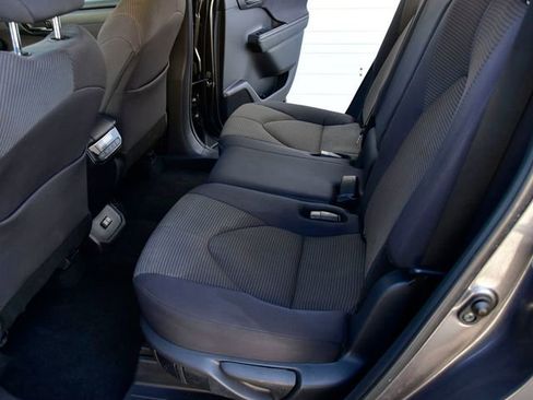 Used 2024 Toyota Highlander LE image 14