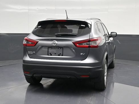 Used 2022 Nissan Rogue Sport SV FWD image 2