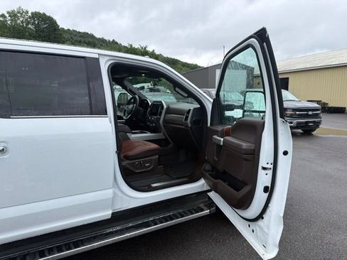 Used 2022 Ford F350 King Ranch w/ Chrome Package AWD/4WD image 40
