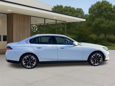 New 2026 BMW 530i image 7