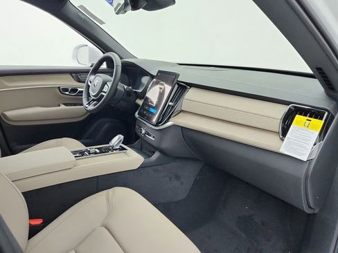 New 2026 Volvo XC90 T8 Plus image 25