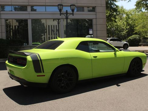 Used 2015 Dodge Challenger R/T Scat Pack w/ Scat Pack Appearance Package RWD image 7