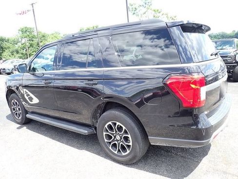 Used 2024 Ford Expedition XLT AWD/4WD image 4