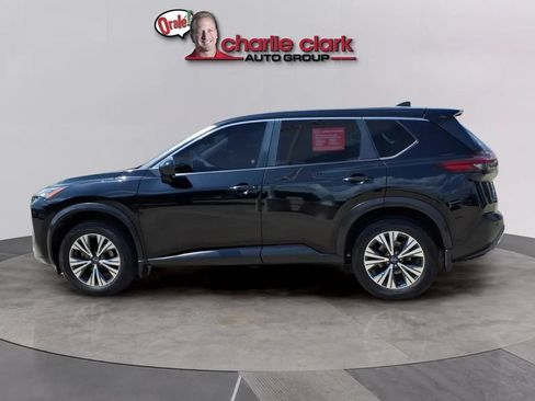 Used 2023 Nissan Rogue SV FWD image 2
