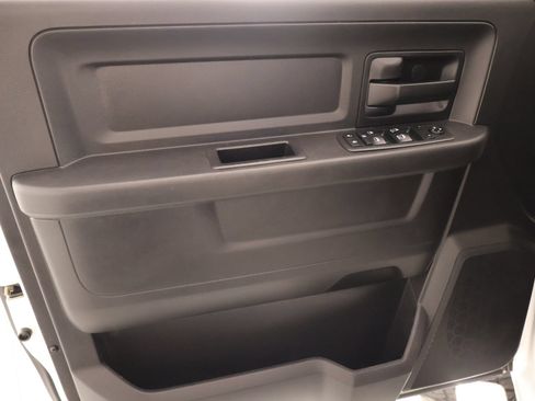 Used 2018 RAM 2500 Tradesman w/ Chrome Appearance Group AWD/4WD image 14