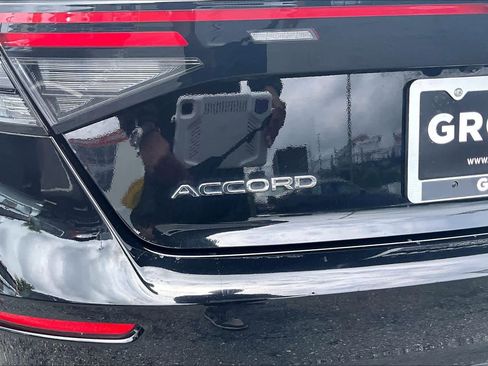 Used 2023 Honda Accord EX image 11