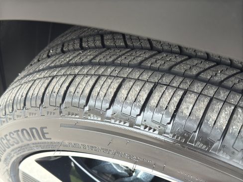 New 2026 Nissan Kicks SR w/ Cold Weather Package image 10