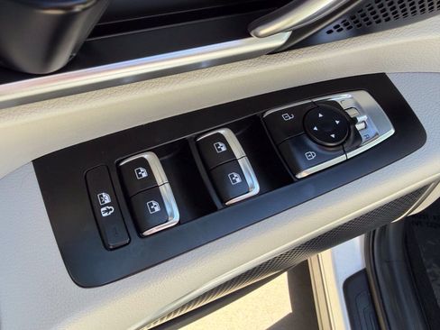 Used 2023 Kia Telluride S AWD/4WD image 16
