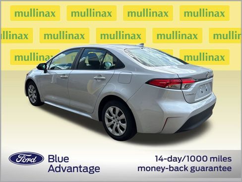 Used 2026 Toyota Corolla LE FWD image 3