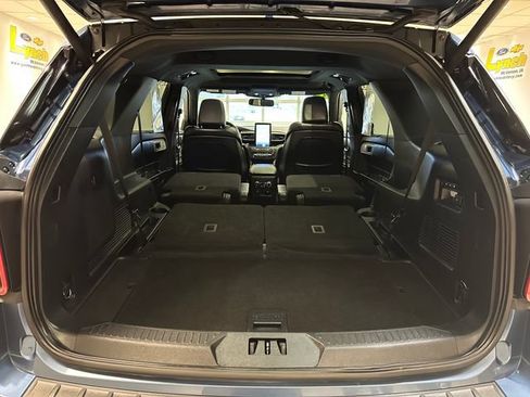 Used 2020 Ford Explorer ST w/ ST Street Pack AWD/4WD image 28