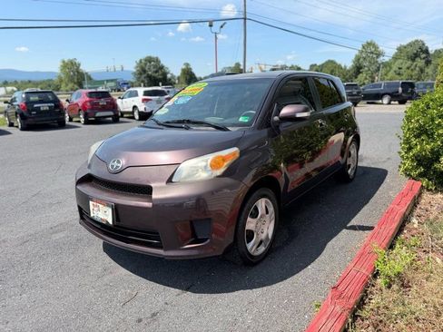Used 2012 Scion xD FWD image 2