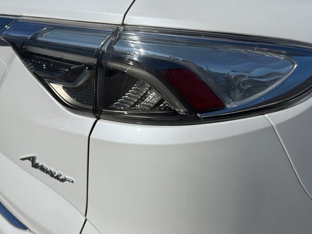 Used 2023 Buick Enclave Avenir w/ Avenir Technology Package AWD/4WD image 17