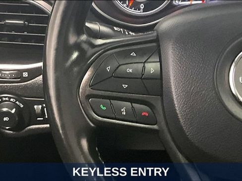 Used 2020 Jeep Cherokee Trailhawk w/ Comfort & Convenience Group AWD/4WD image 15