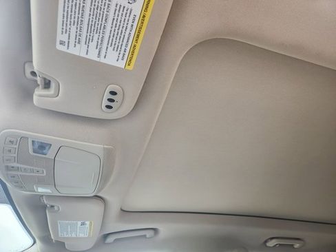 Used 2024 Ford Edge SEL w/ Convenience Package image 25