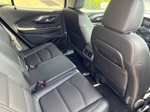 Used 2024 GMC Terrain SLT FWD image 16