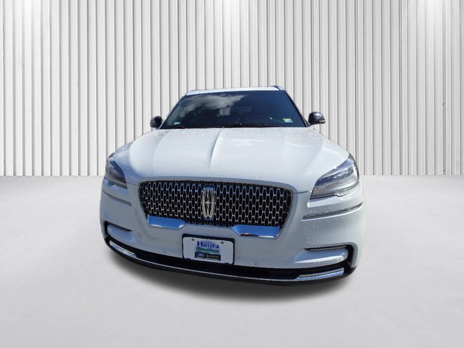 Used 2023 Lincoln Aviator Reserve w/ Elements Package Plus AWD/4WD image 2