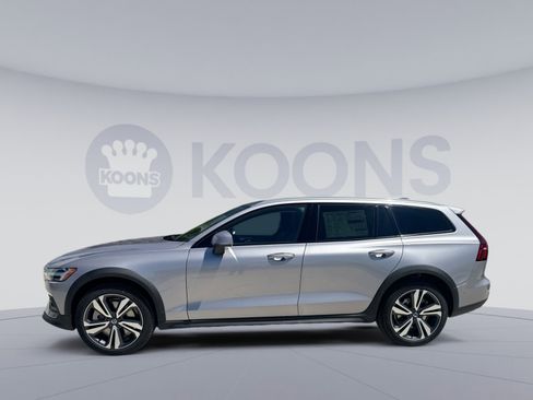 New 2026 Volvo V60 B5 Cross Country Plus w/ Protection Package Premier AWD/4WD image 2