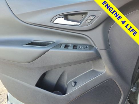 Used 2024 Chevrolet Equinox LT image 17