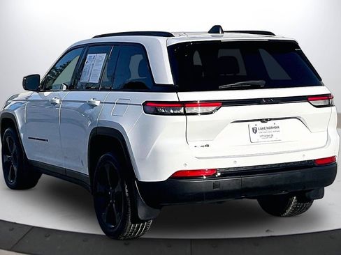 Certified 2023 Jeep Grand Cherokee Altitude image 7