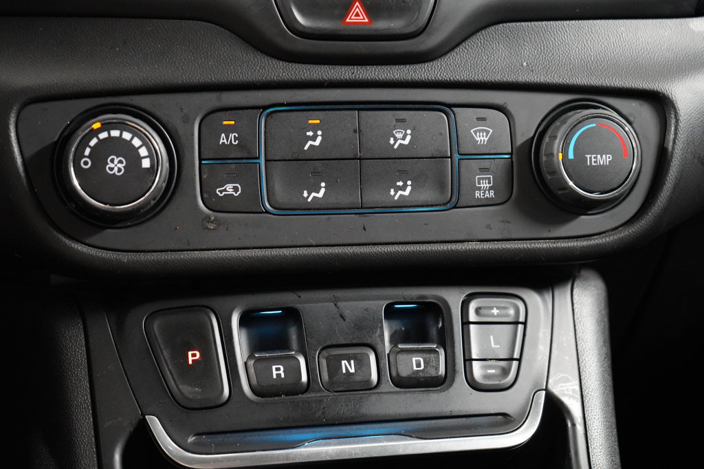 Used 2020 GMC Terrain SLE FWD image 20